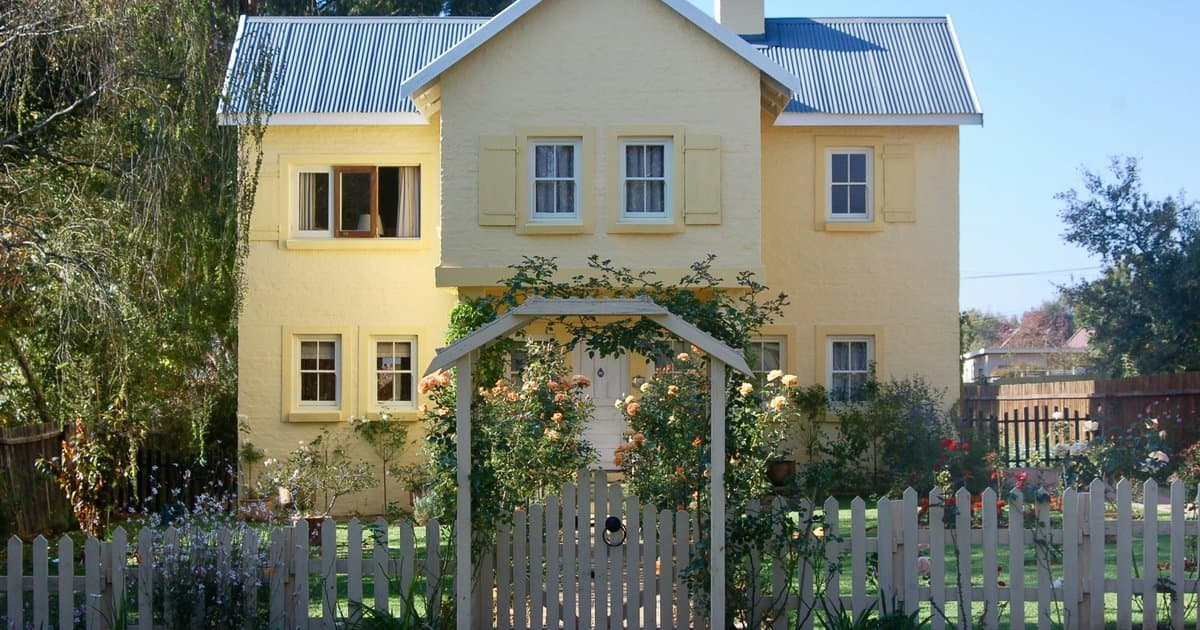 Selling a Home with an ADU in Los Angeles: Permits, Disclosures, and Buyer Financing