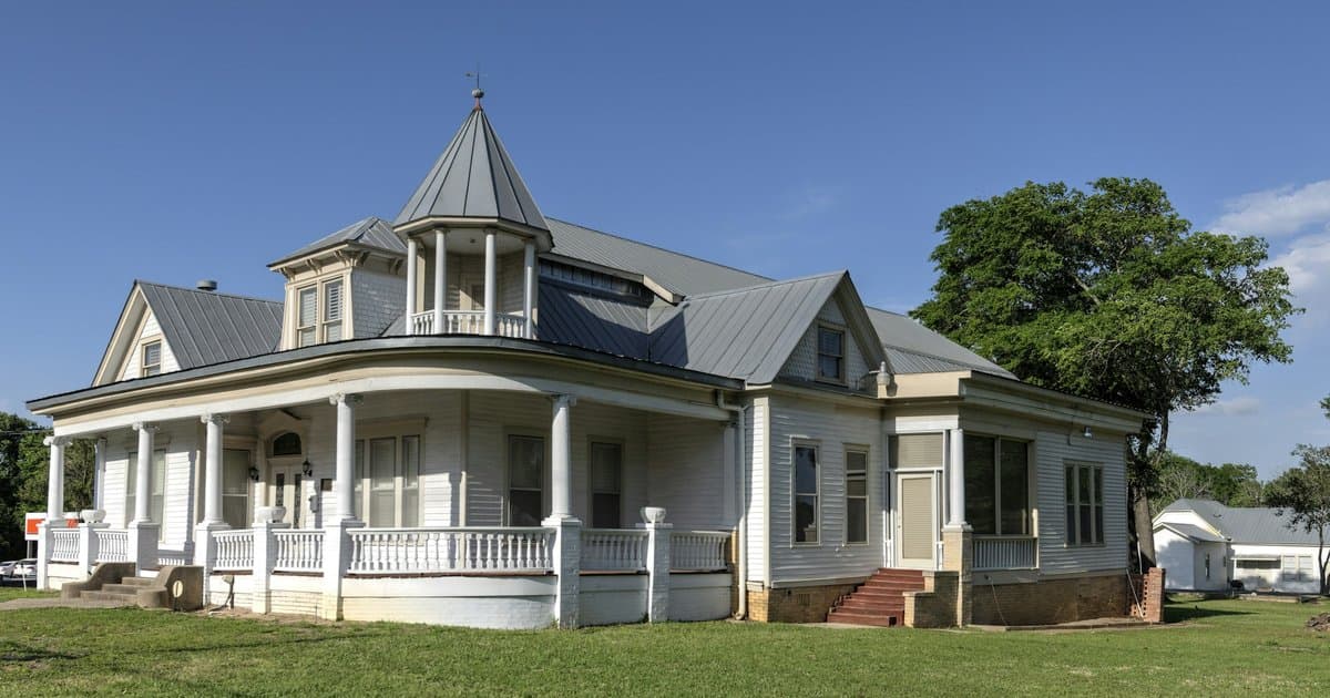 Second Home vs. Investment Property in Texas: What Dallas Buyers Need to Know