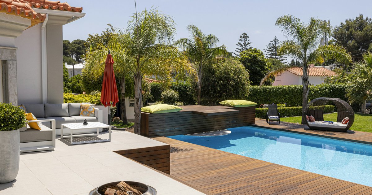 Backyard pool and lounge area at a luxury Los Angeles home, the kind of system buyers verify during the final walkthrough
